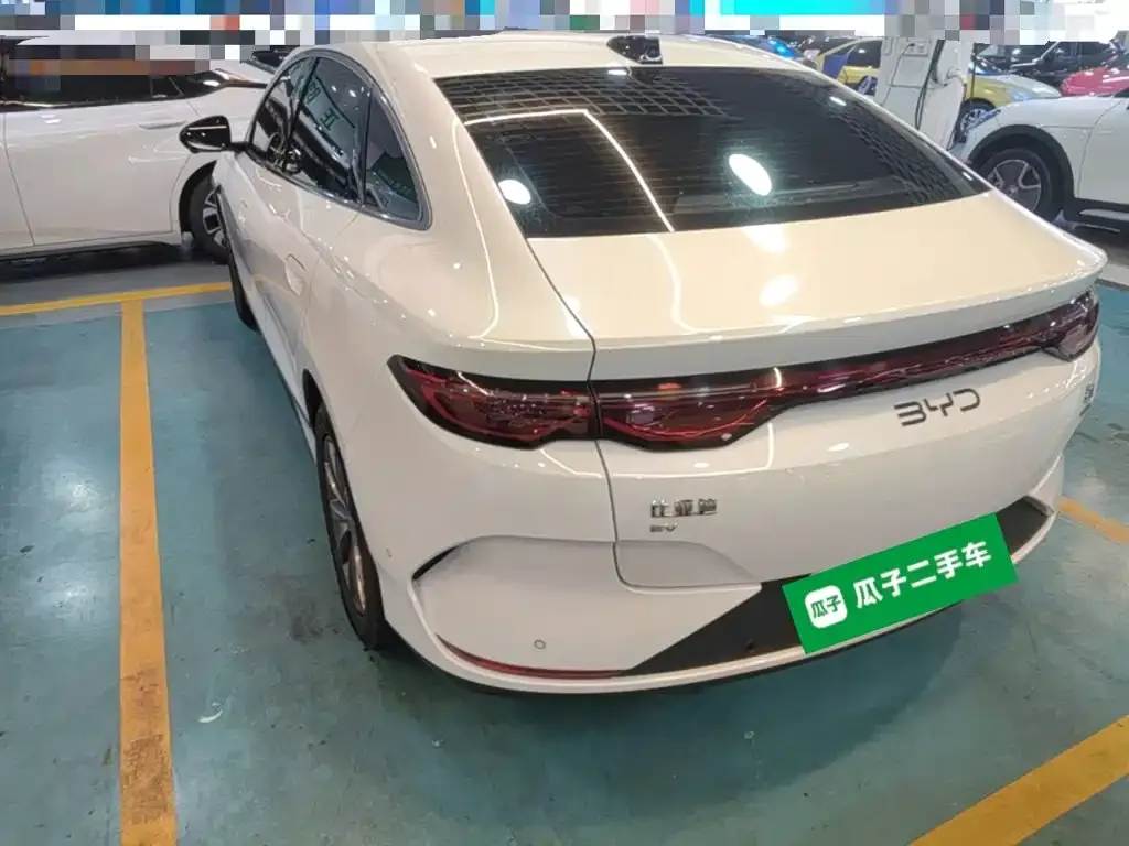 BYD Qin L — фото 10