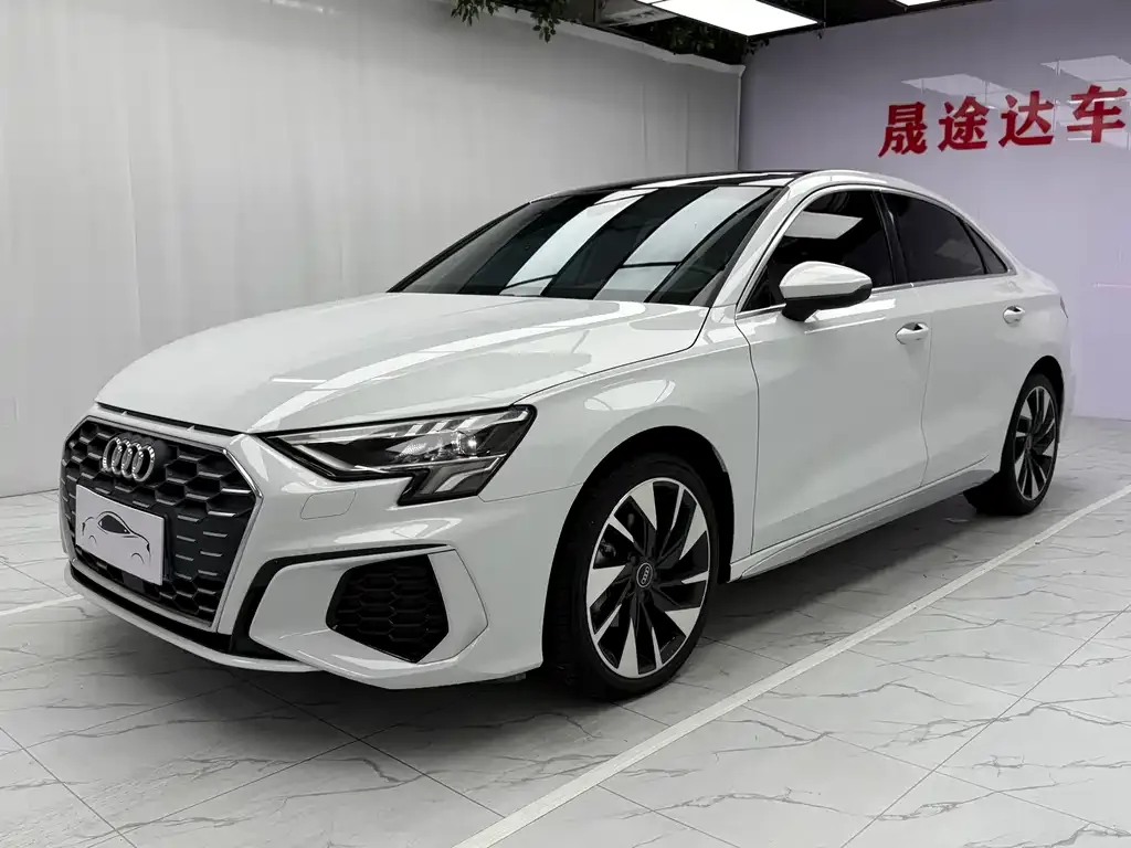 Audi A3 — фото 1