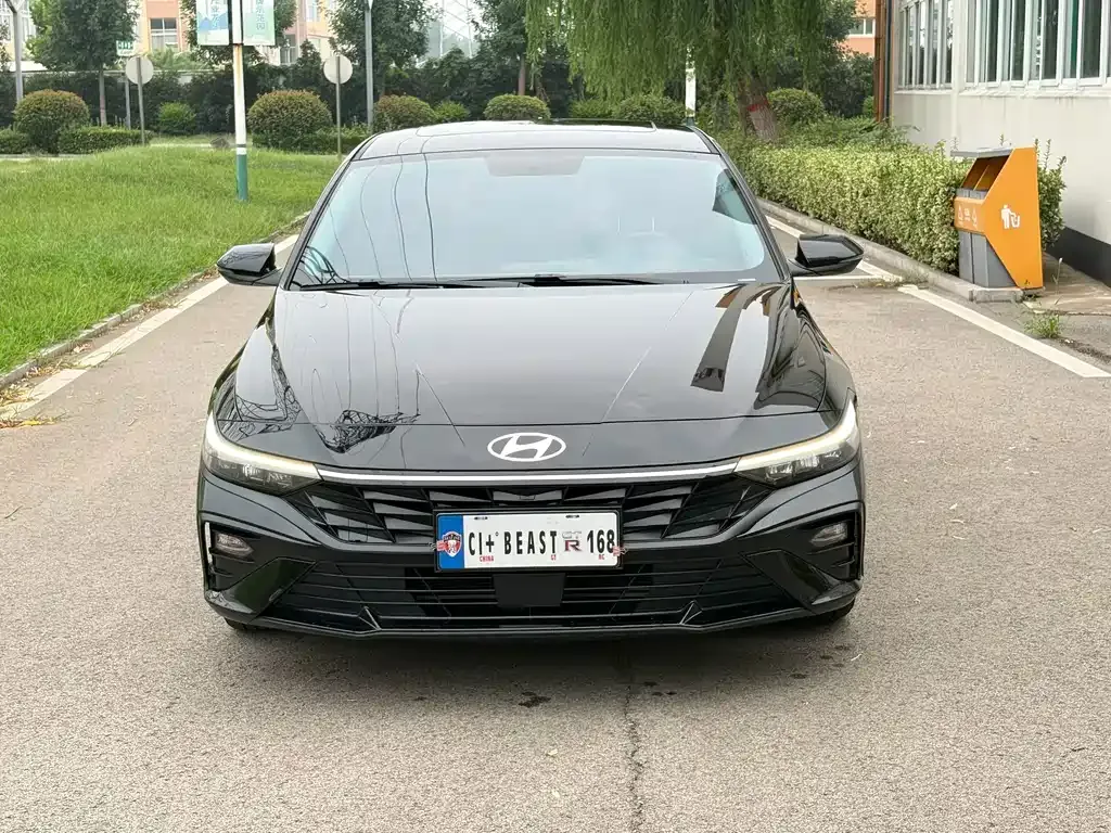 Hyundai Elantra — фото 3