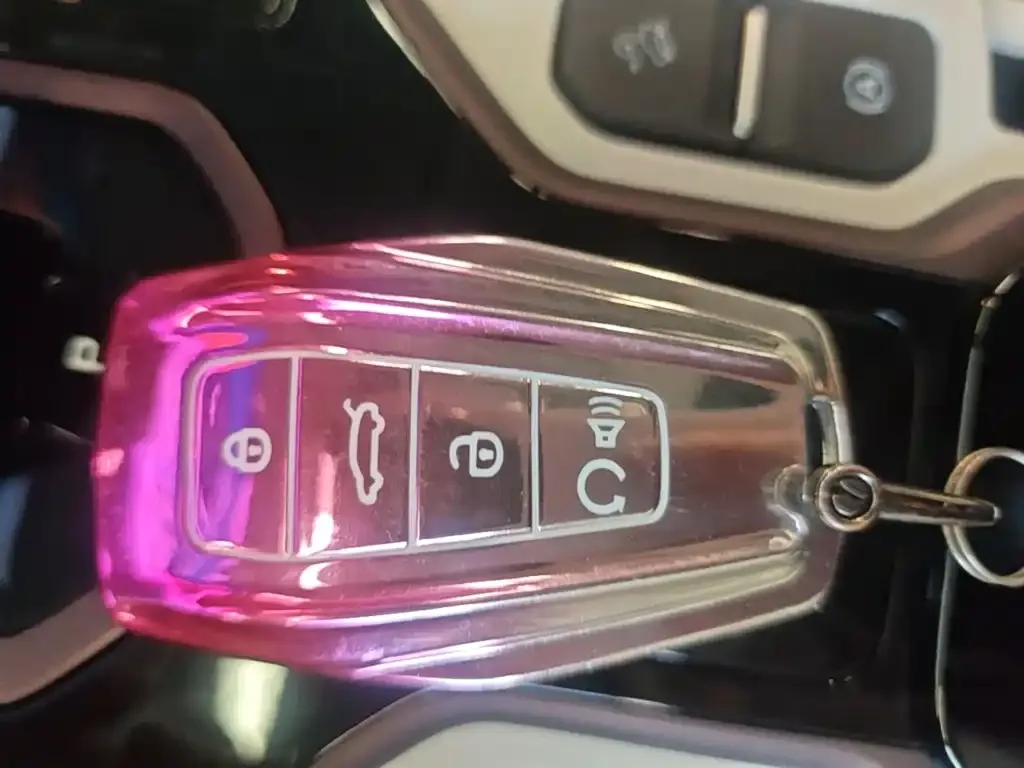 Geely Icon — фото 4