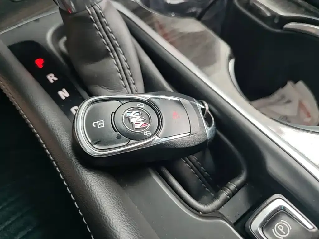 Buick Envision Plus — фото 4