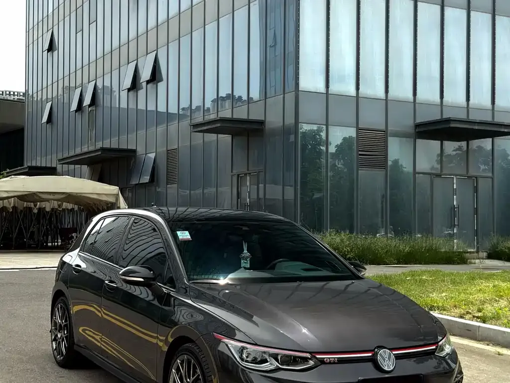Volkswagen Golf GTI — фото 8