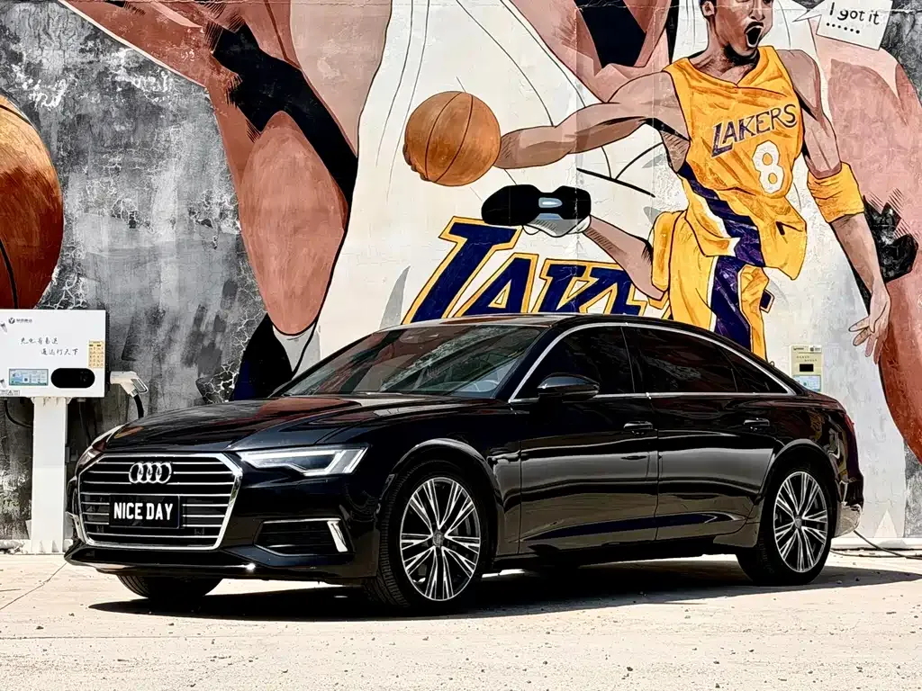 Audi A6L — фото 1