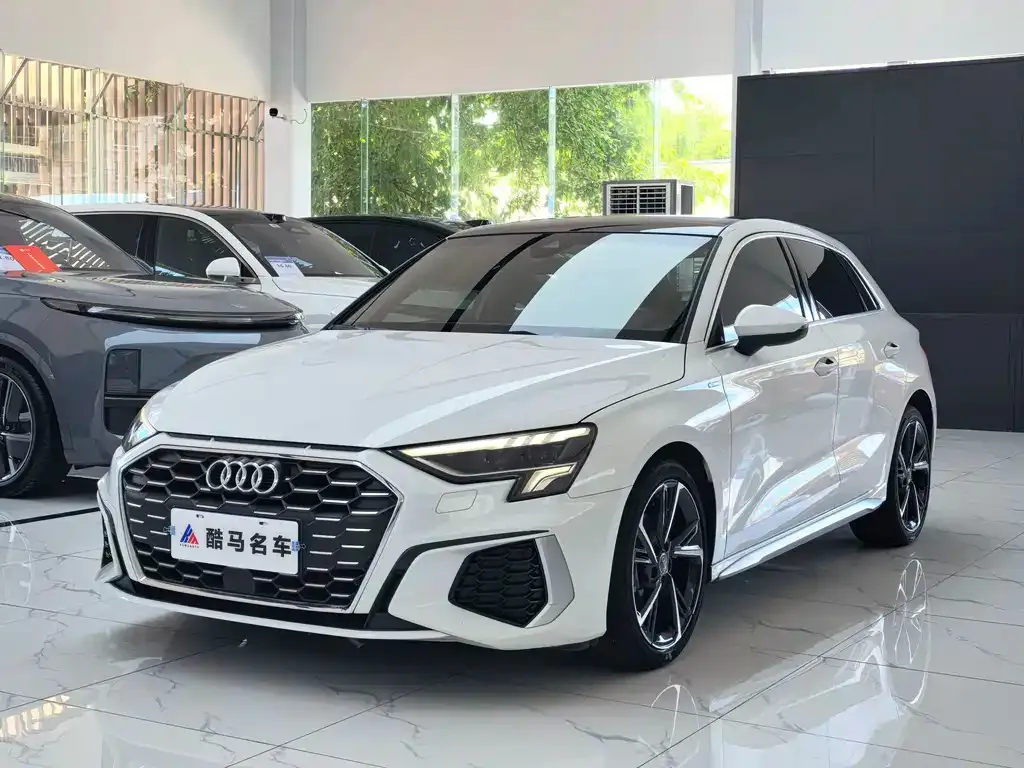 Audi A3 — фото 1