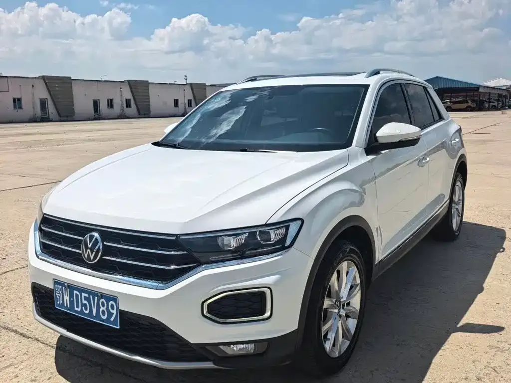 Volkswagen T-Roc — фото 1