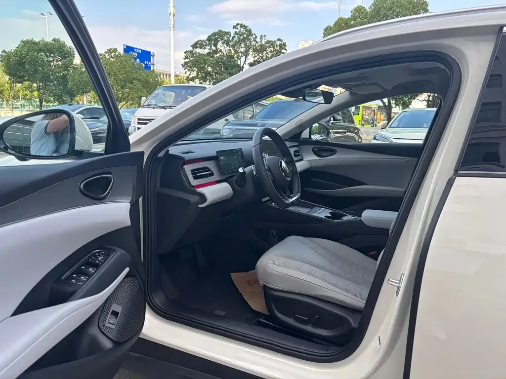 BYD Seal 06 DM-i Touring Edition — фото 10