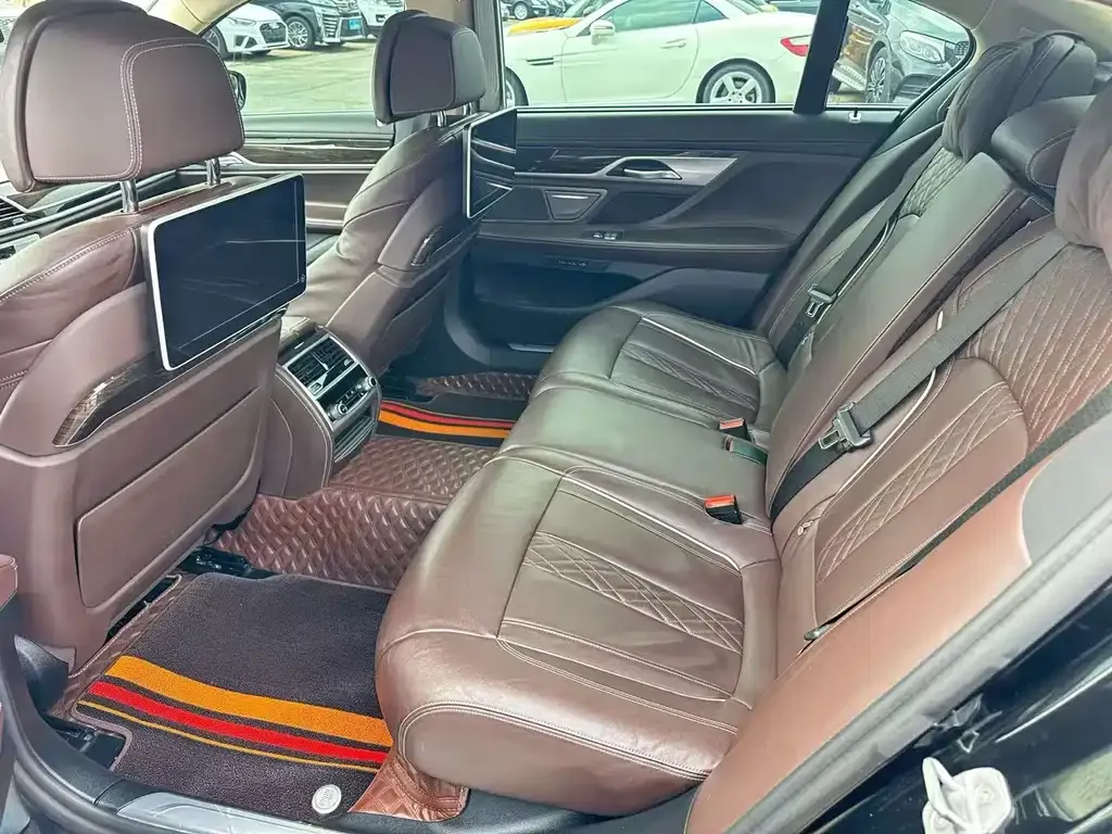 BMW 7 Series — фото 3