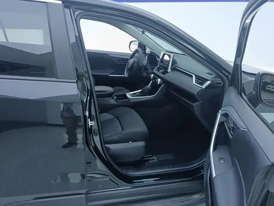 Toyota Wildlander — фото 10