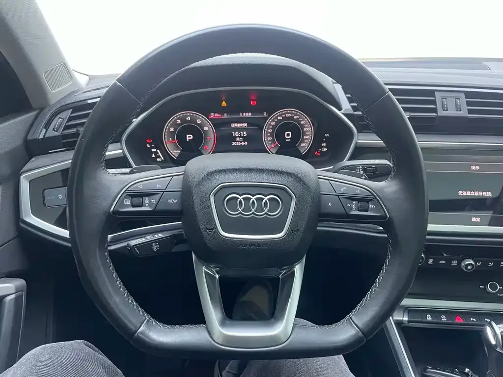 Audi Q3 — фото 8