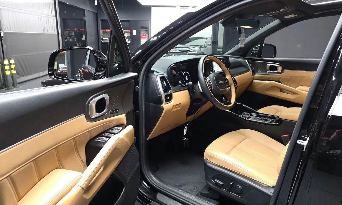 Kia Sorento — фото 7