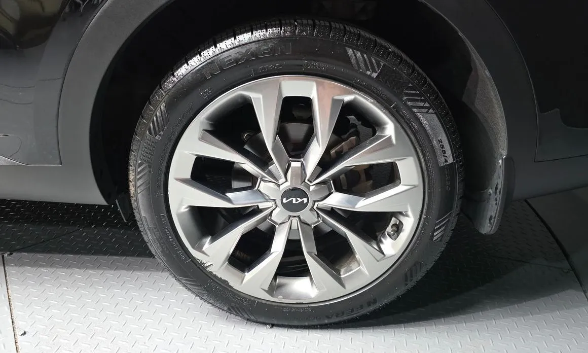Kia Sorento — фото 10