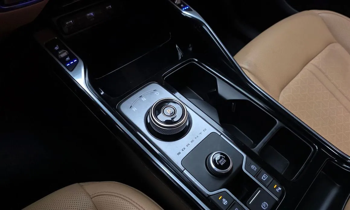 Kia Sorento — фото 6