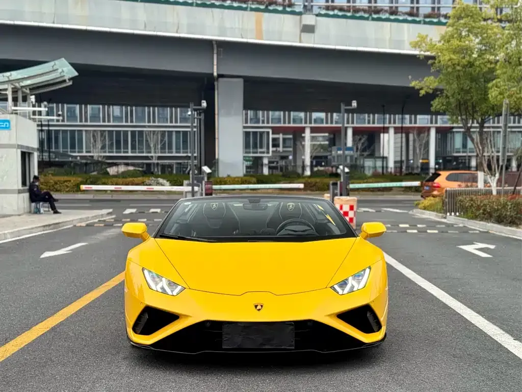 Lamborghini Huracan — фото 1