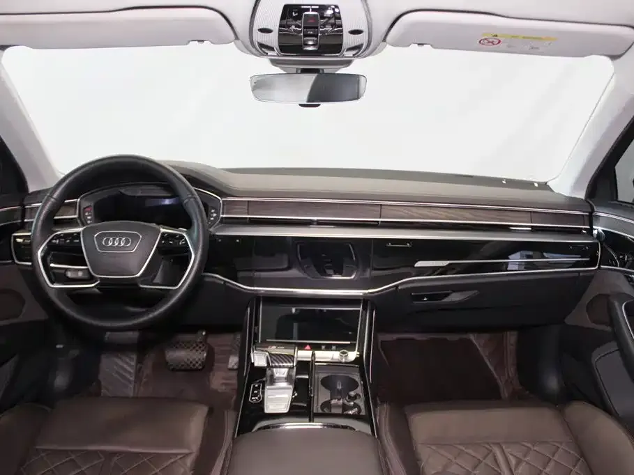 Audi A8 — фото 4