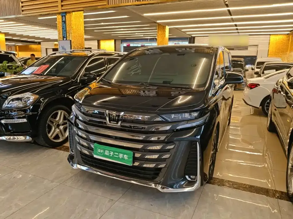 Toyota Vellfire — фото 5