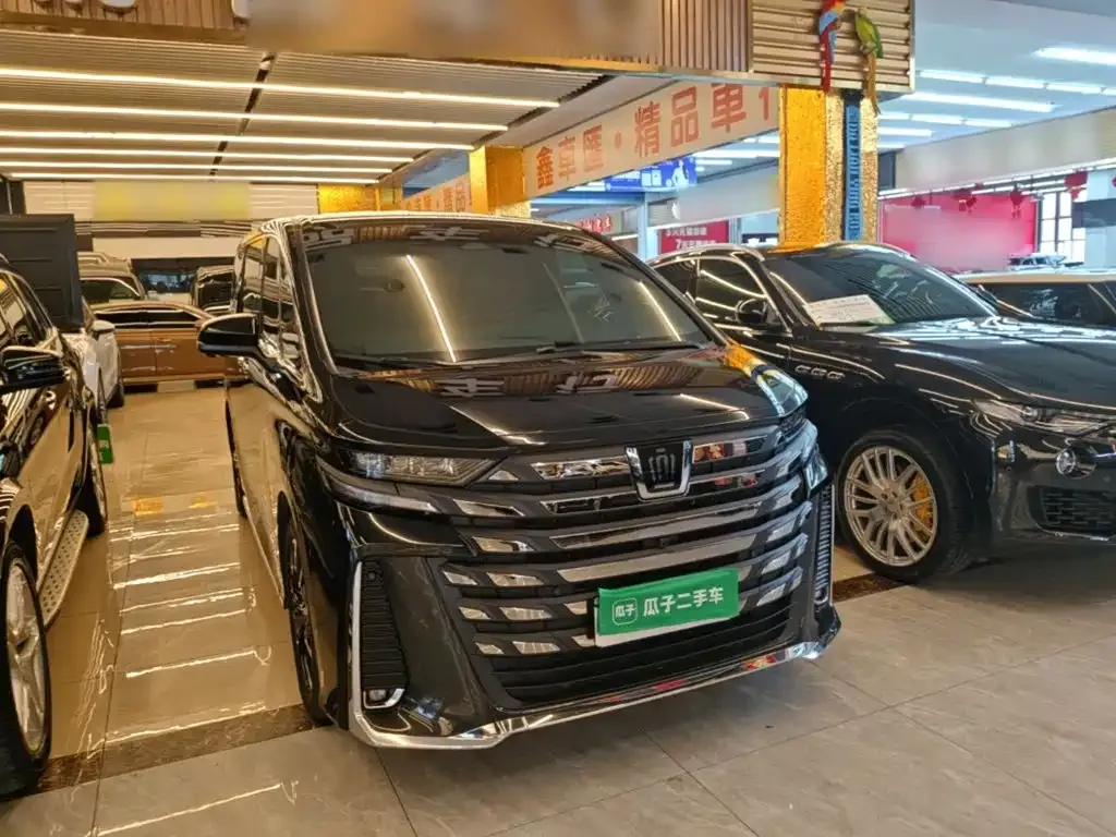 Toyota Vellfire — фото 4
