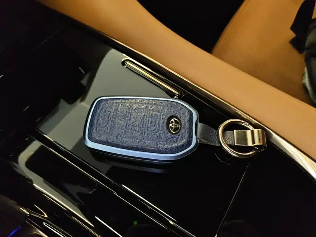 Toyota Vellfire — фото 3