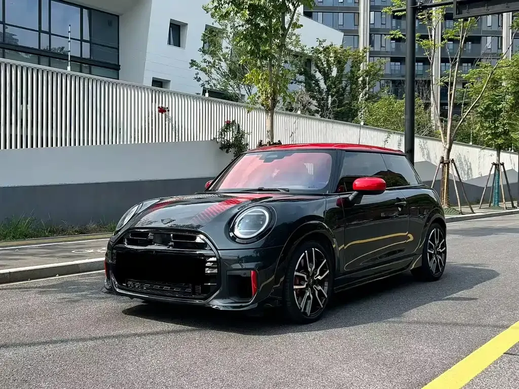 MINI JCW (John Cooper Works) — фото 1