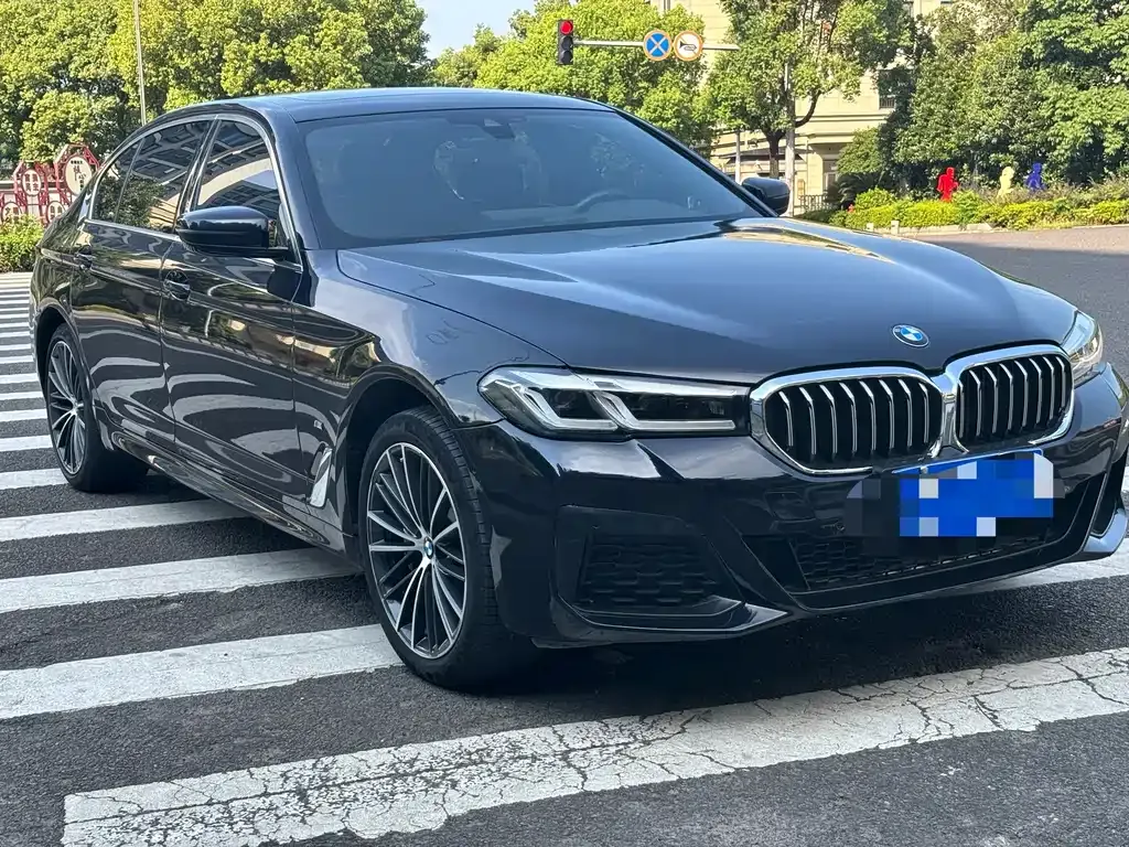 BMW 5 Series — фото 10