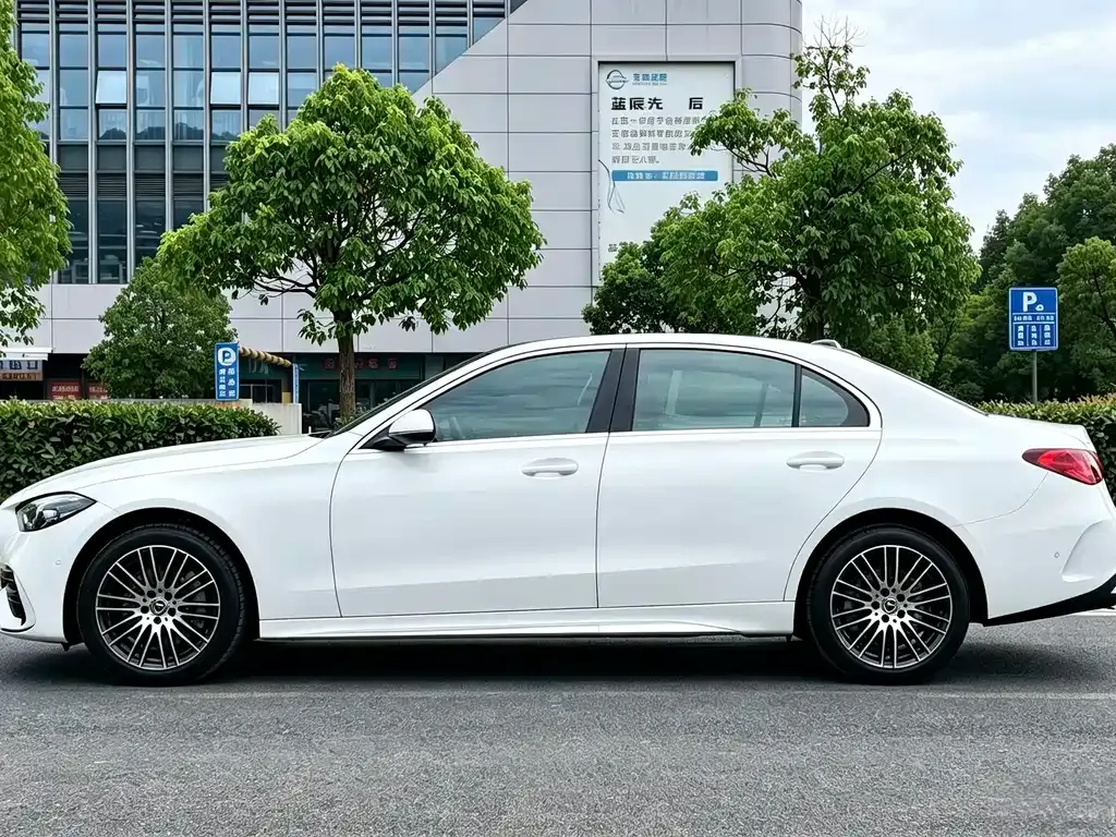 Mercedes-Benz C-Class — фото 9