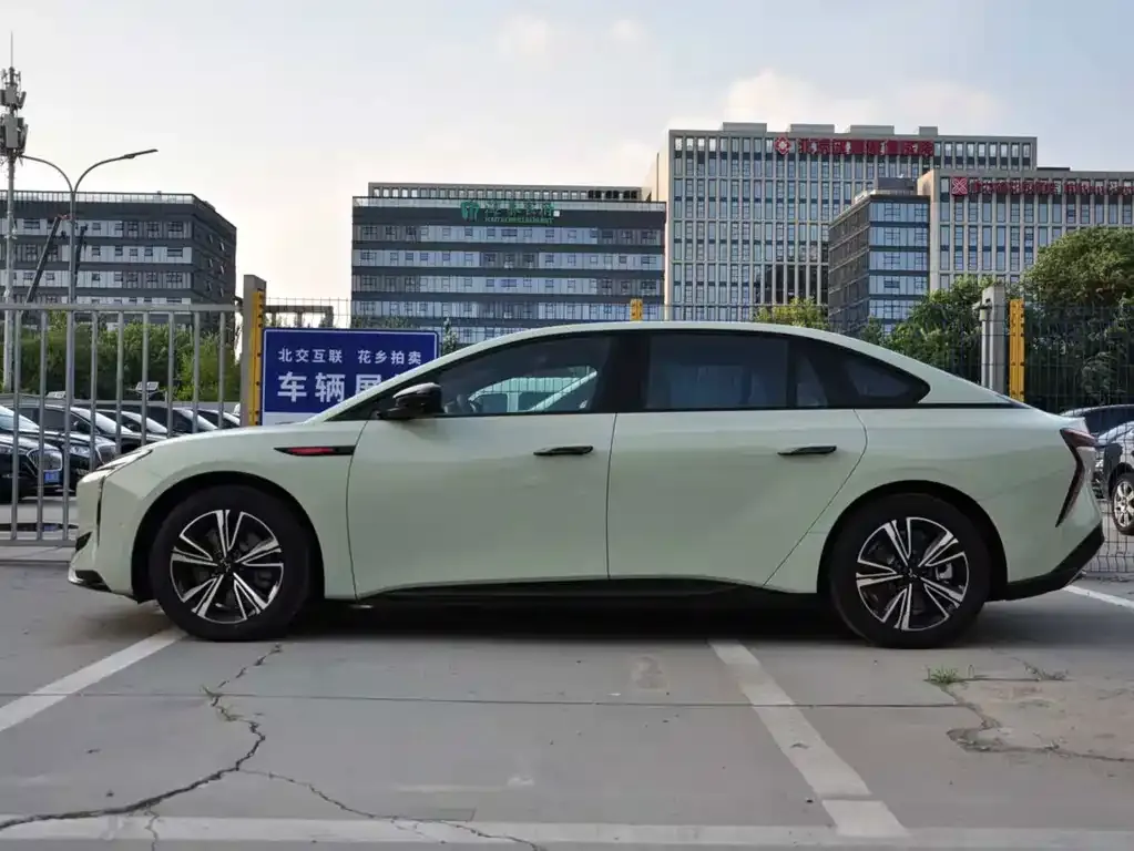 Hongqi EH7 — фото 3