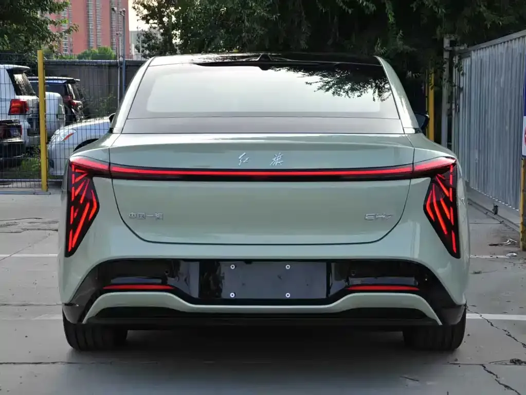 Hongqi EH7 — фото 10