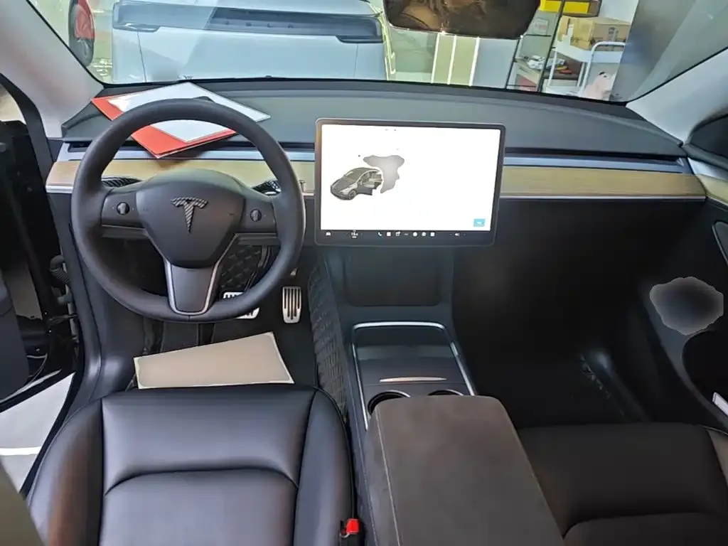 Tesla Model Y — фото 6