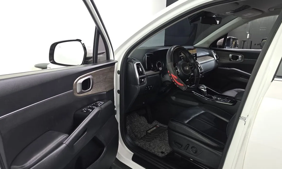 Kia Sorento — фото 8