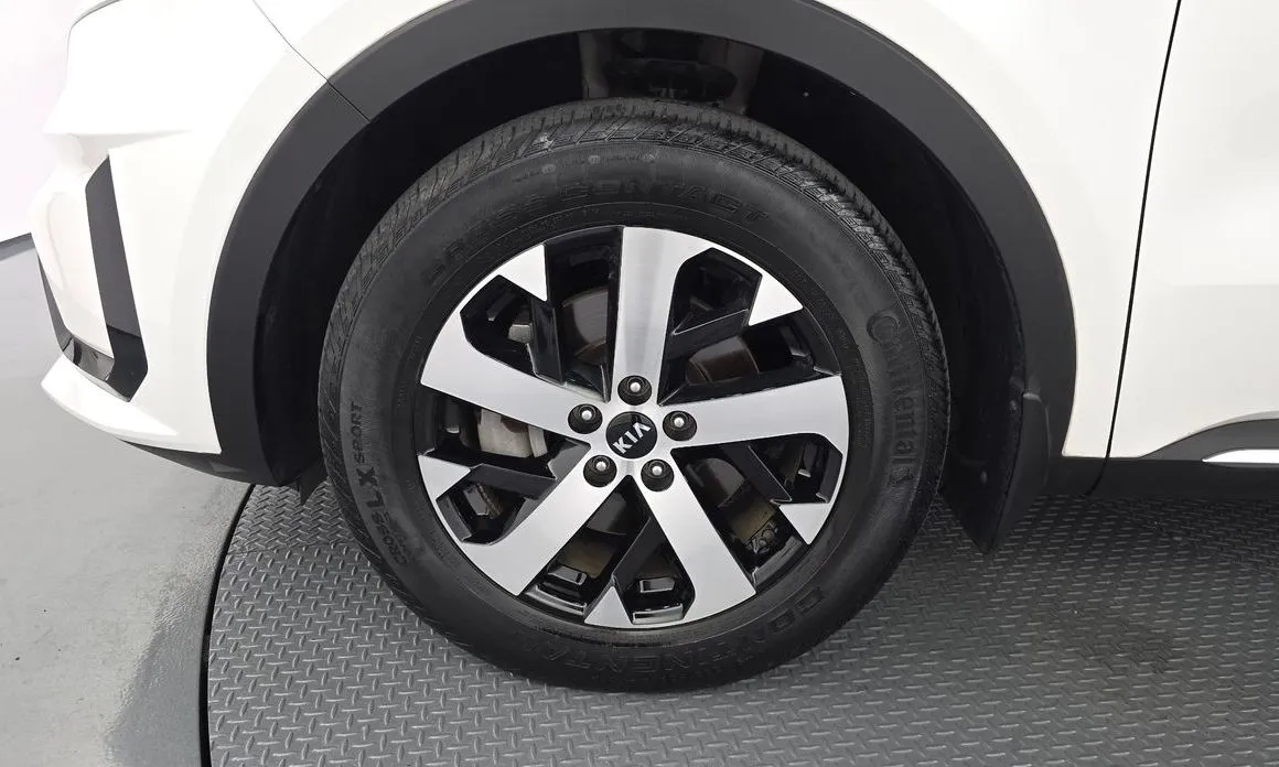 Kia Sorento — фото 9