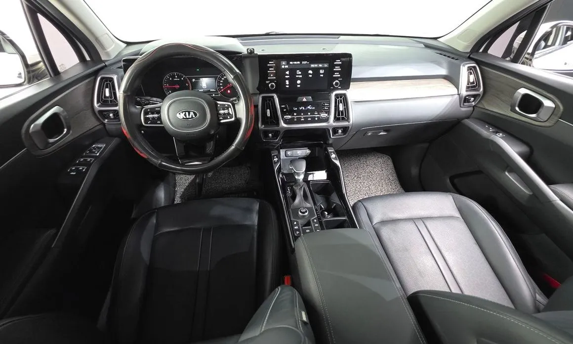 Kia Sorento — фото 6