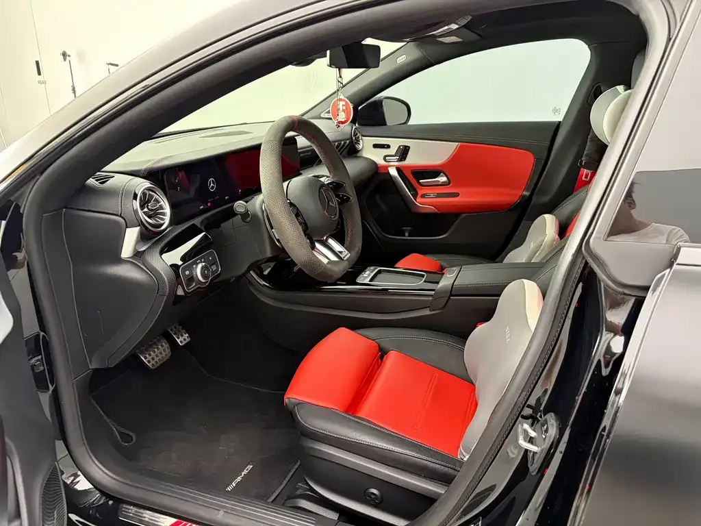 Mercedes-Benz CLA AMG — фото 8