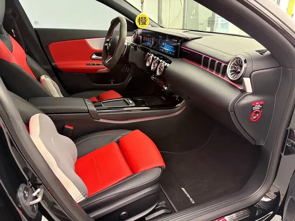 Mercedes-Benz CLA AMG — фото 7