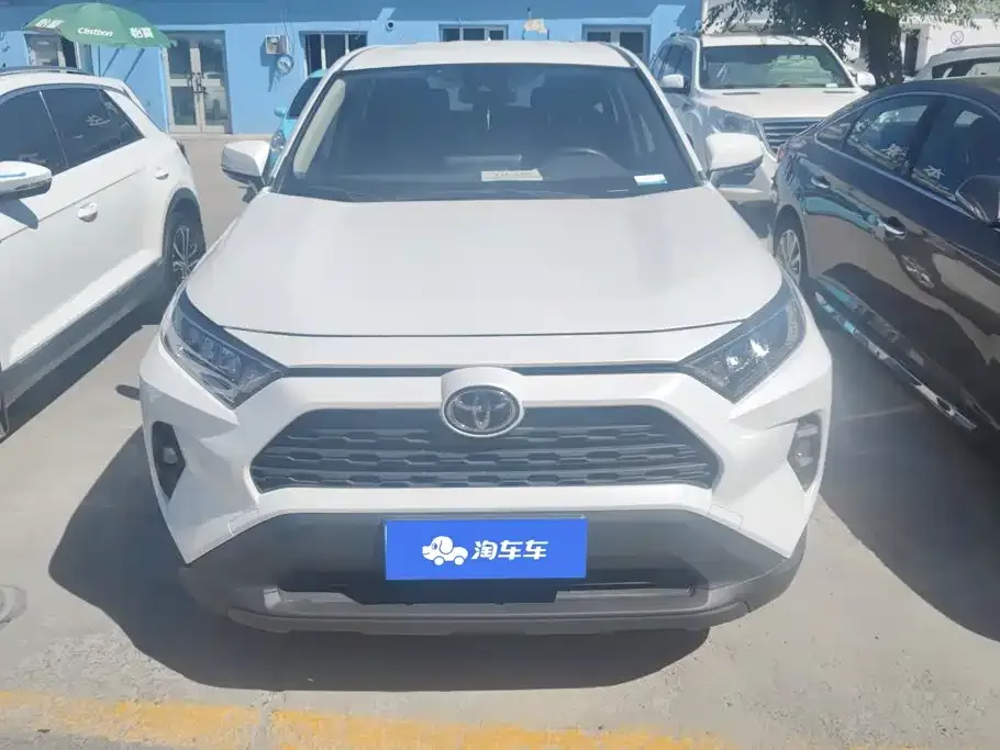 Toyota RAV4 — фото 6