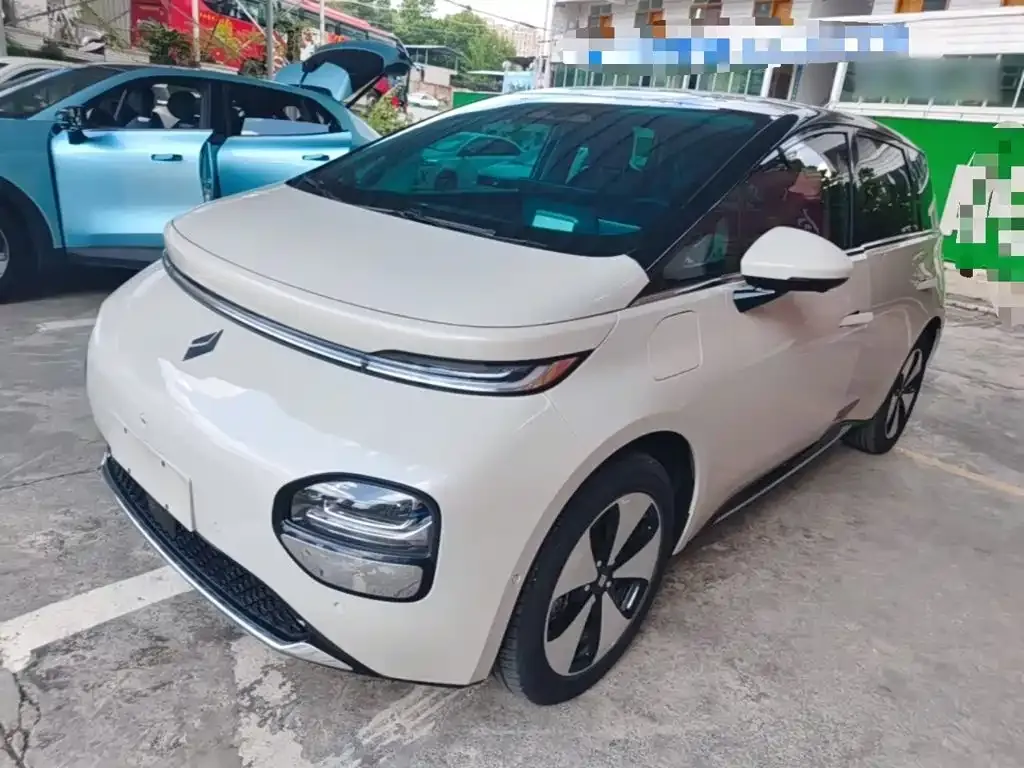 Baojun Yunduo — фото 1