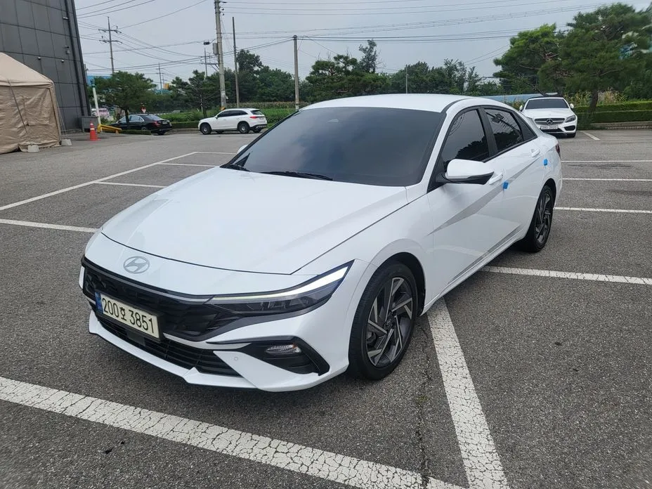Hyundai AVANTE — фото 1