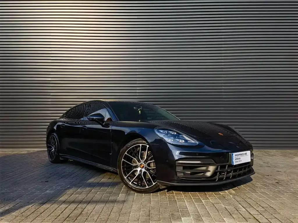 Porsche Panamera — фото 1