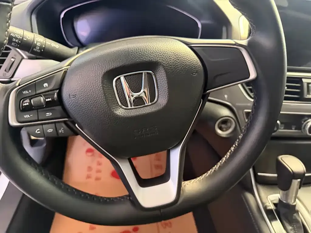 Honda Accord — фото 7