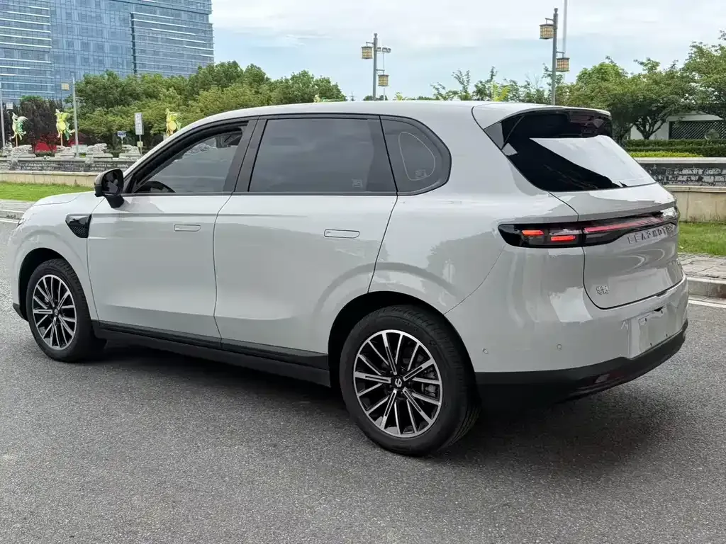 Leapmotor B10 — фото 7