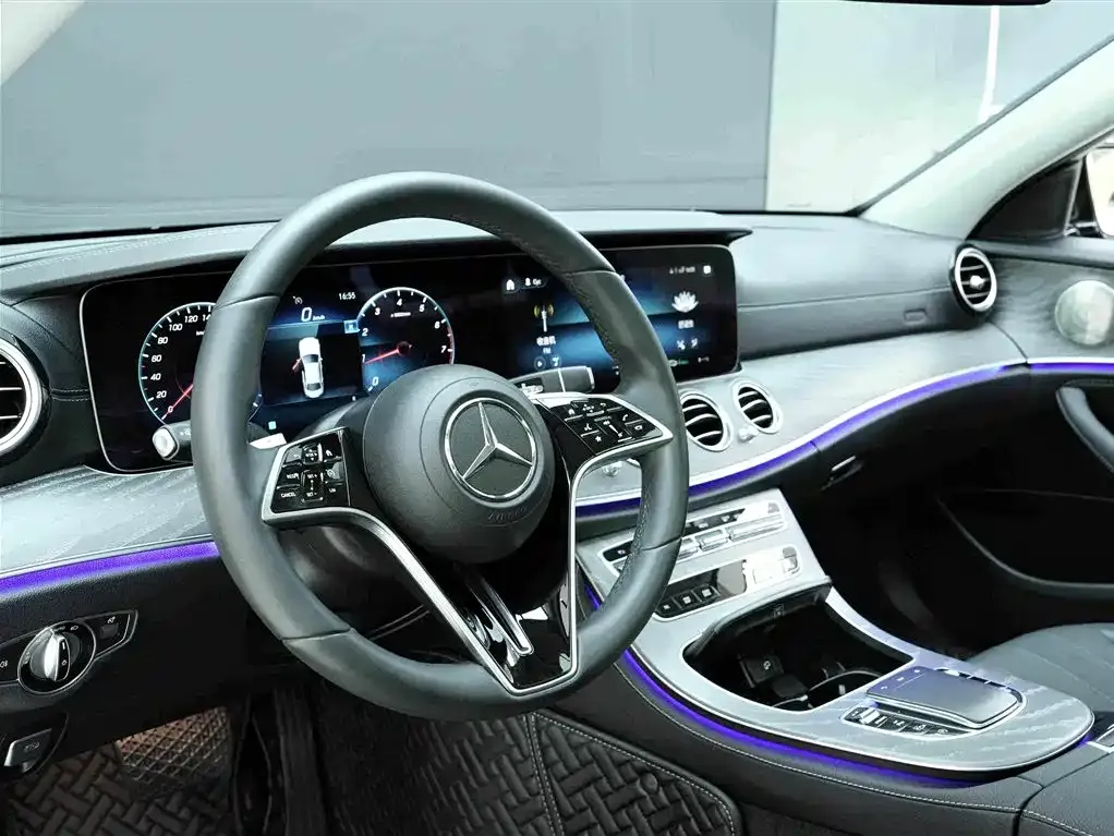 Mercedes-Benz E-Class — фото 3