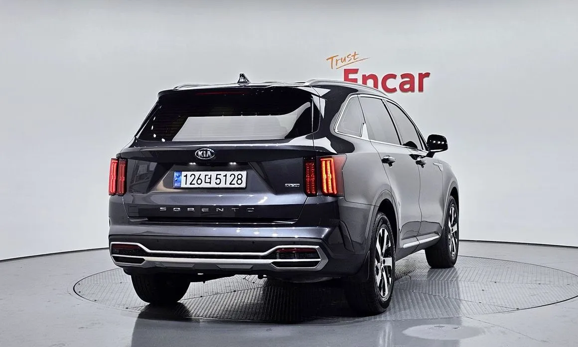 Kia Sorento — фото 6