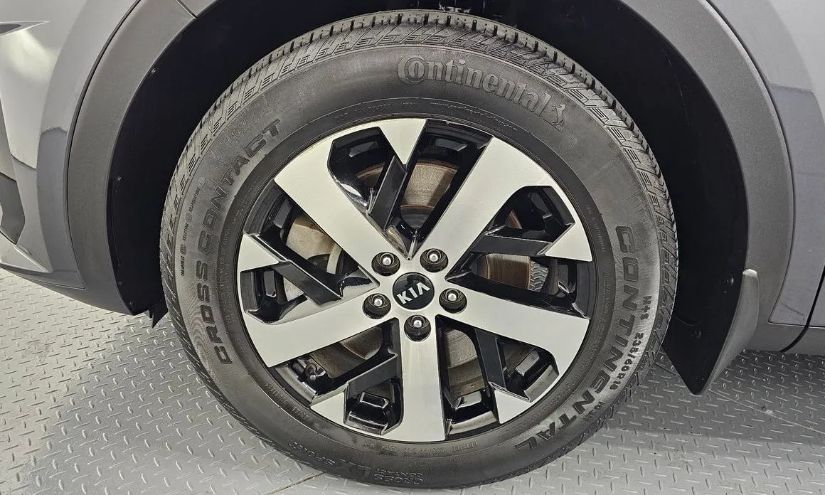 Kia Sorento — фото 10