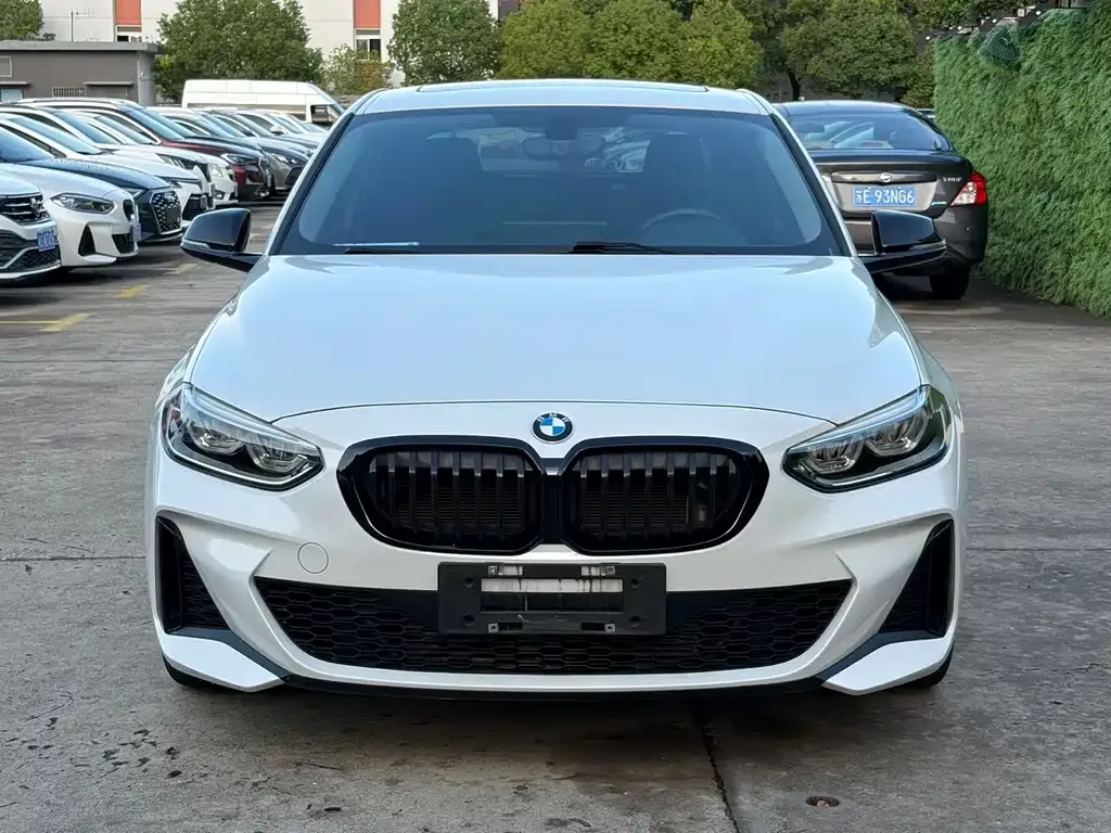 BMW 1 Series — фото 1