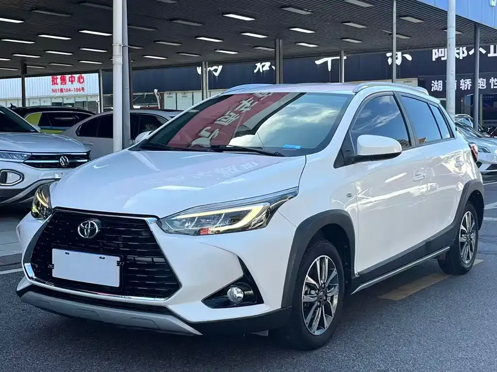 Toyota Yaris L — фото 6