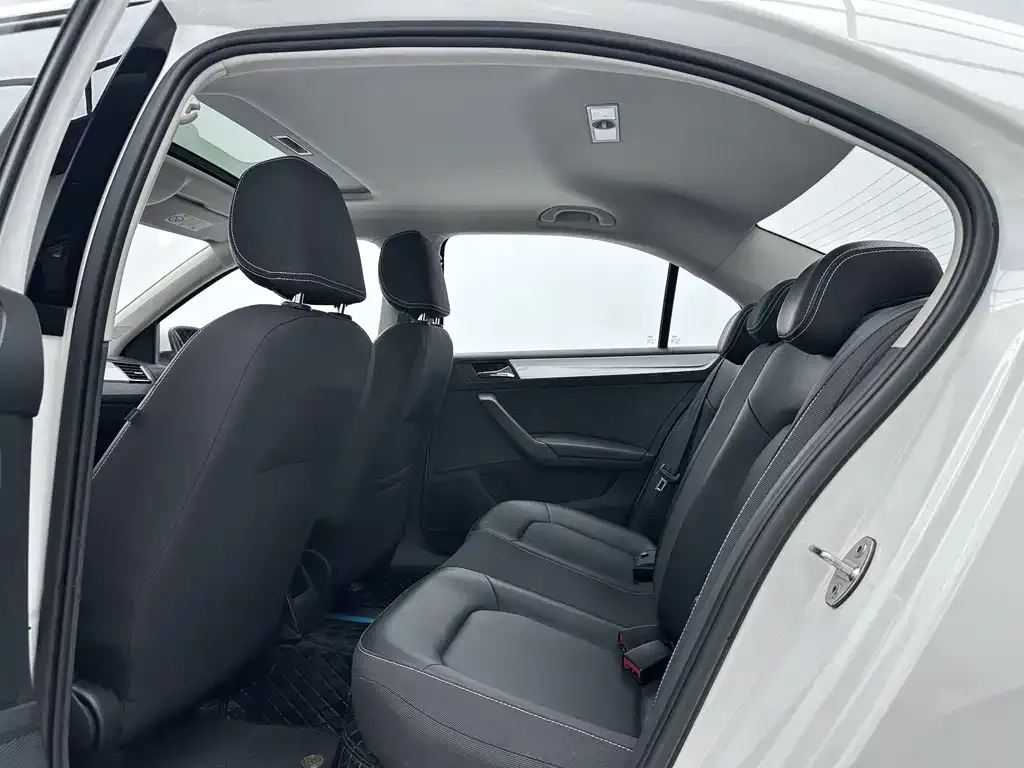 Skoda Rapid — фото 10