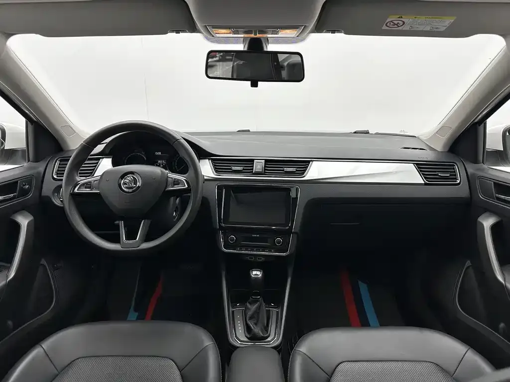 Skoda Rapid — фото 9