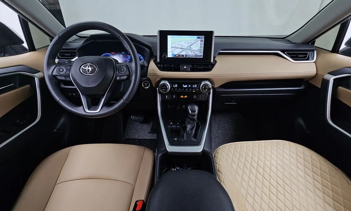 Toyota RAV4 — фото 10