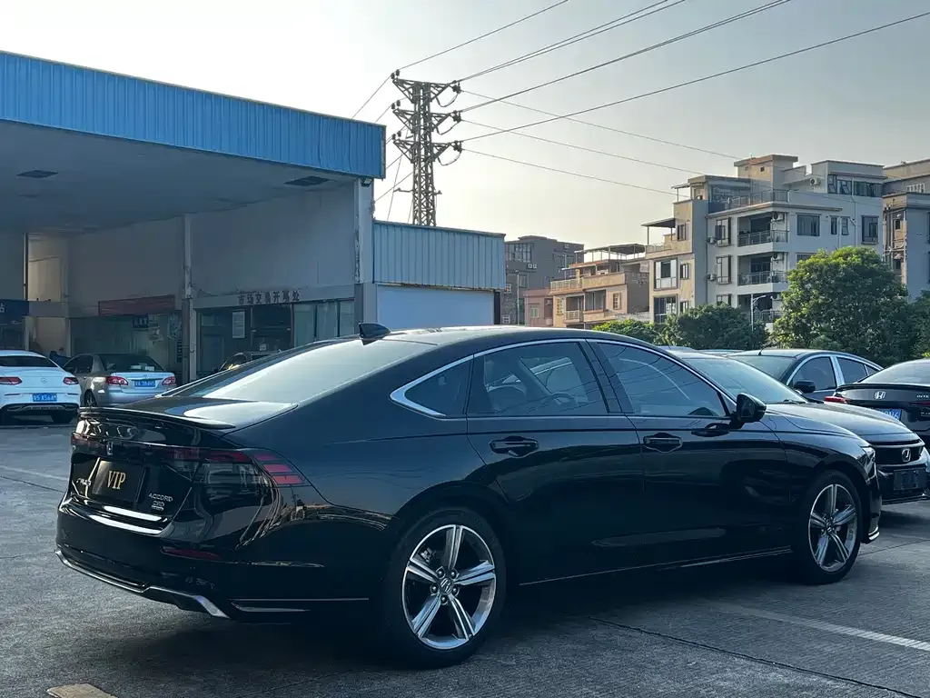 Honda Accord — фото 4