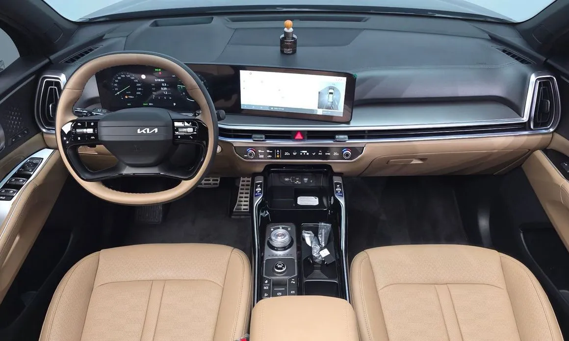 Kia Sorento — фото 10
