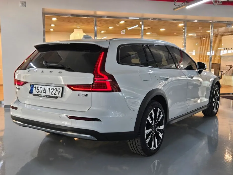 Volvo V60 — фото 10