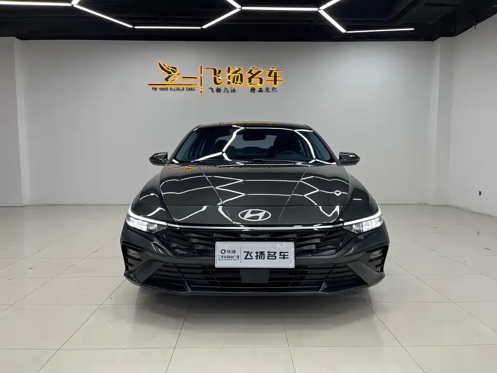 Hyundai Elantra — фото 2
